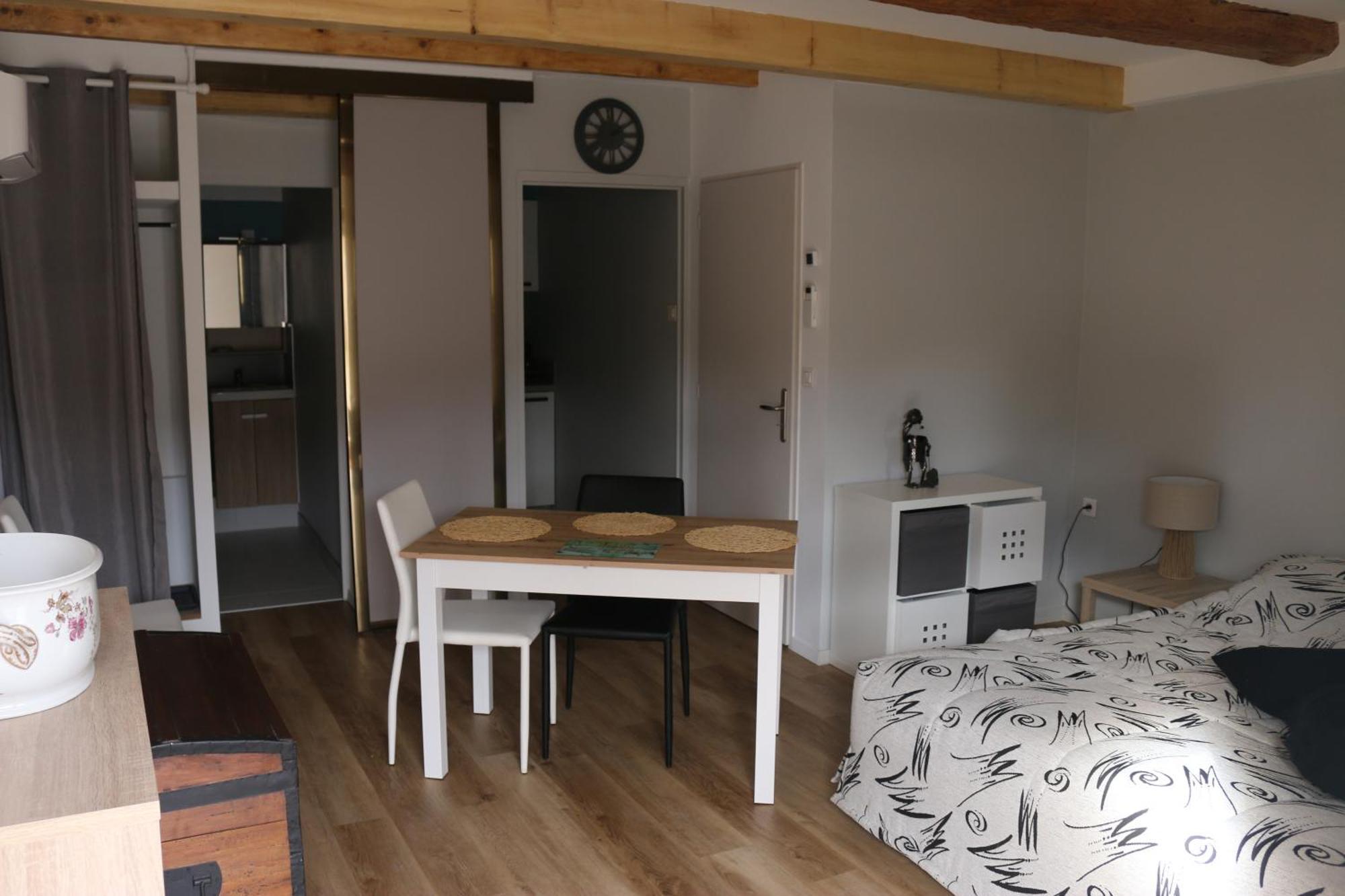 L'Autan Sage Bed and Breakfast Montgeard Exteriör bild
